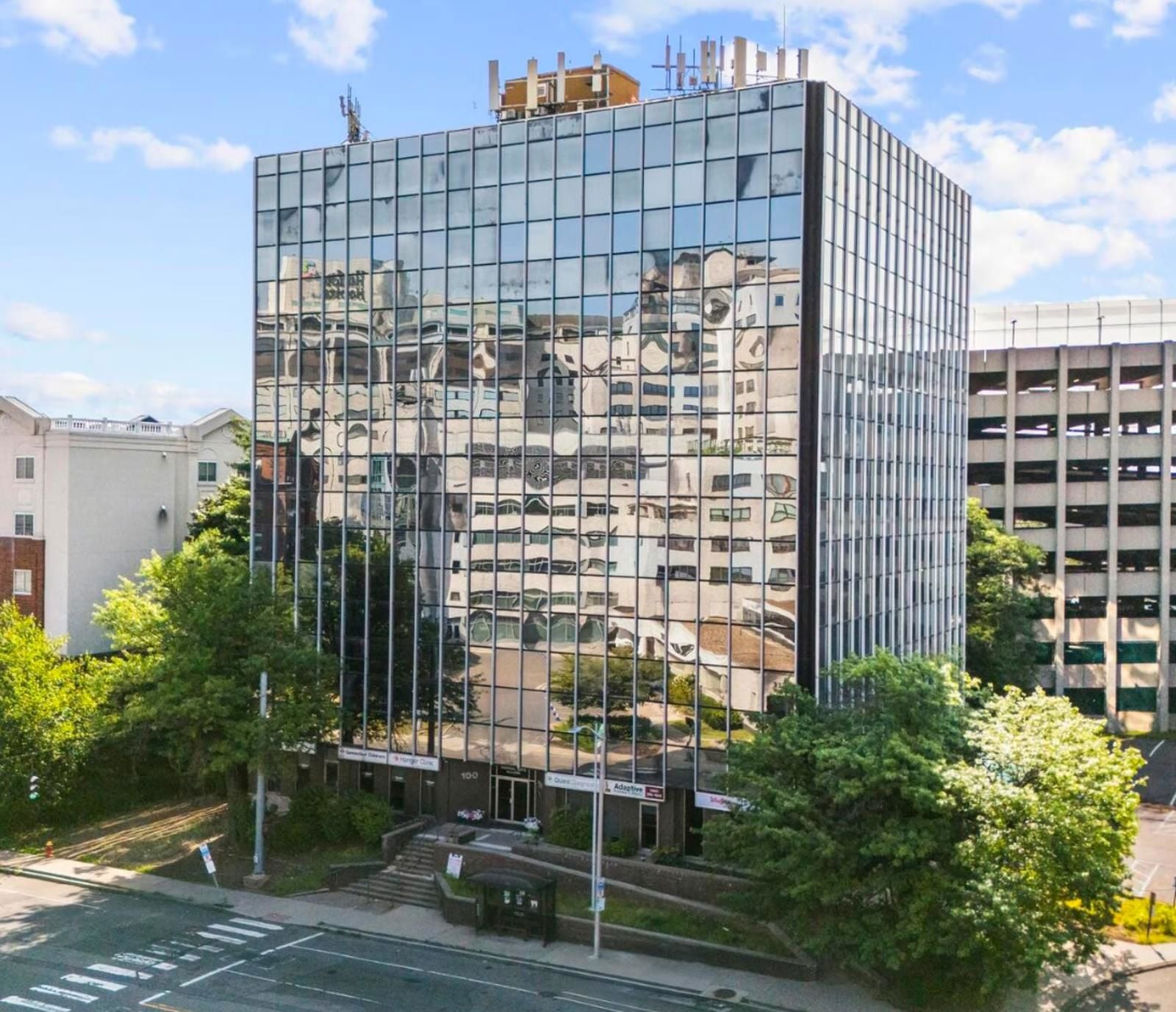 100 Retreat Exterior