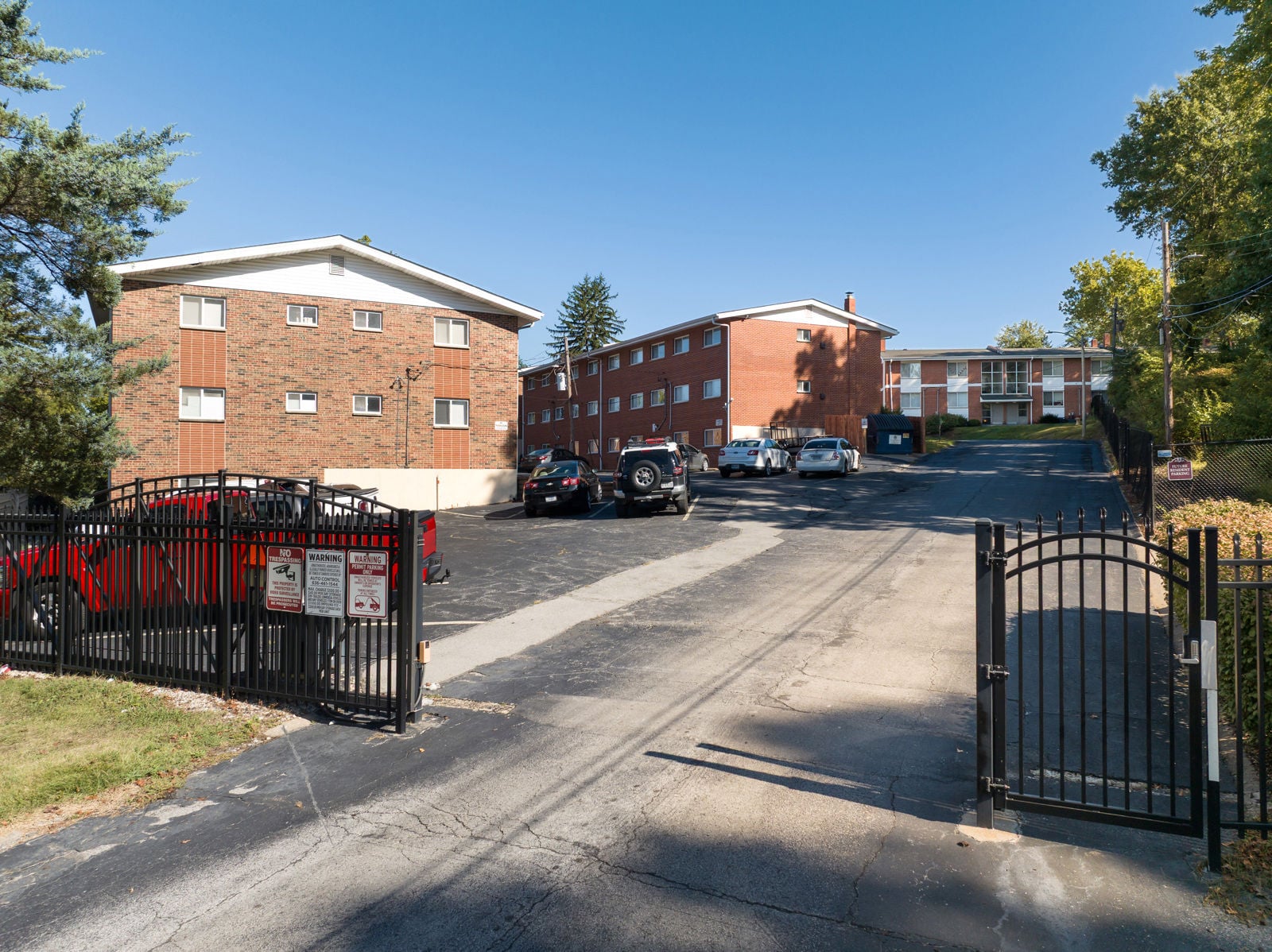 UniversityVillaApts-8