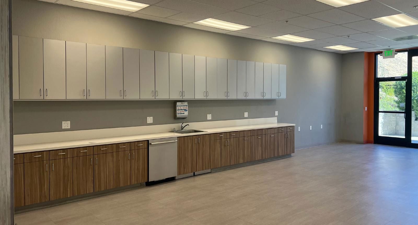 845 Embedded Breakroom