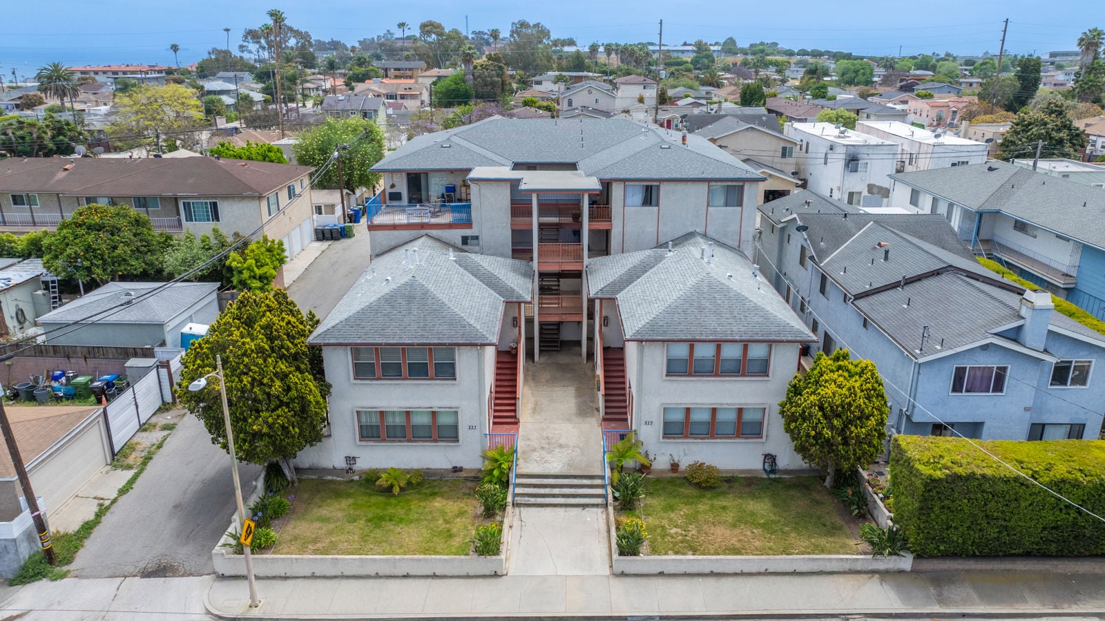 10 Units in San Pedro 823 West 25th Street - Image 1