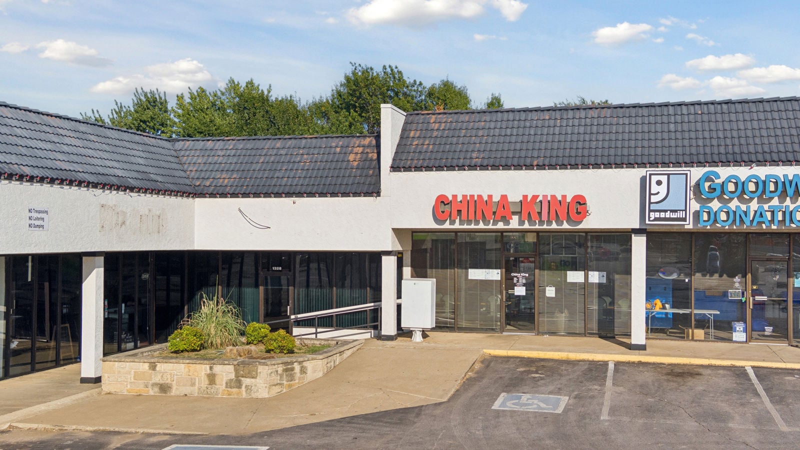 08-135_723 W Danforth Rd