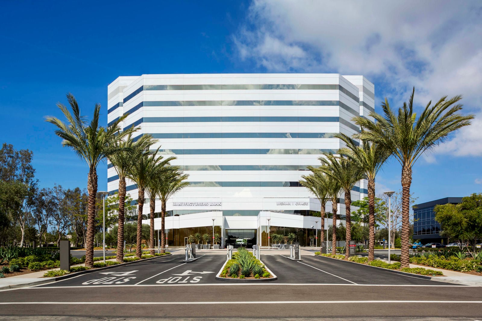 1301 Dove Front_No Signage