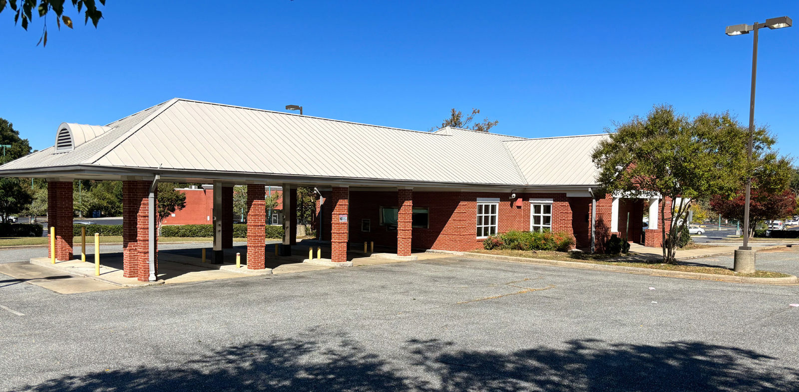 4636-W.-Market-1-Main