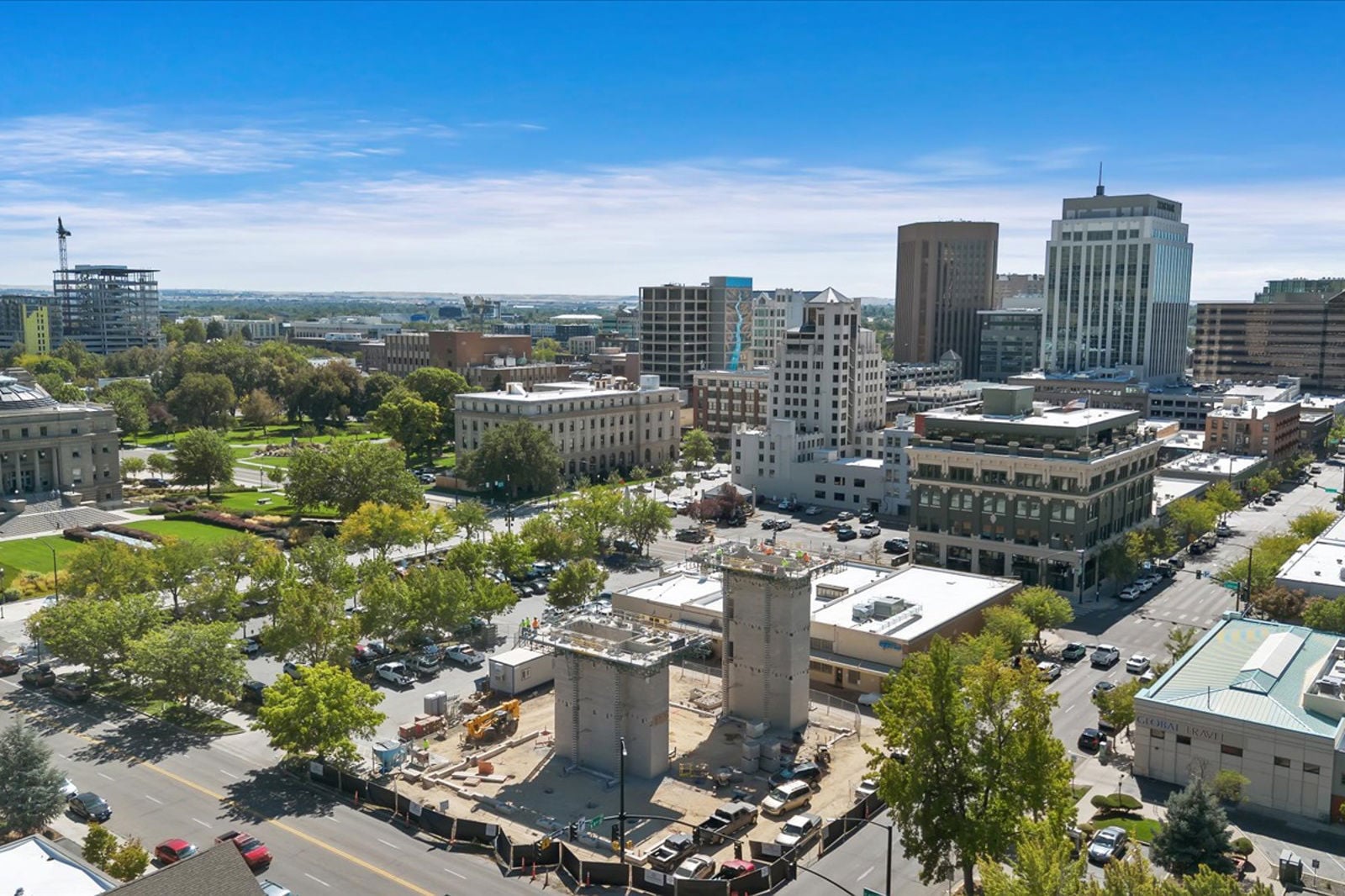 01-821 W State St_001