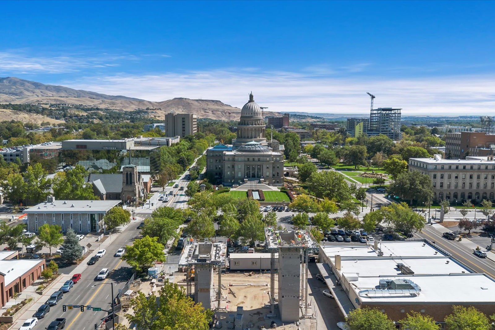 02-821 W State St_002