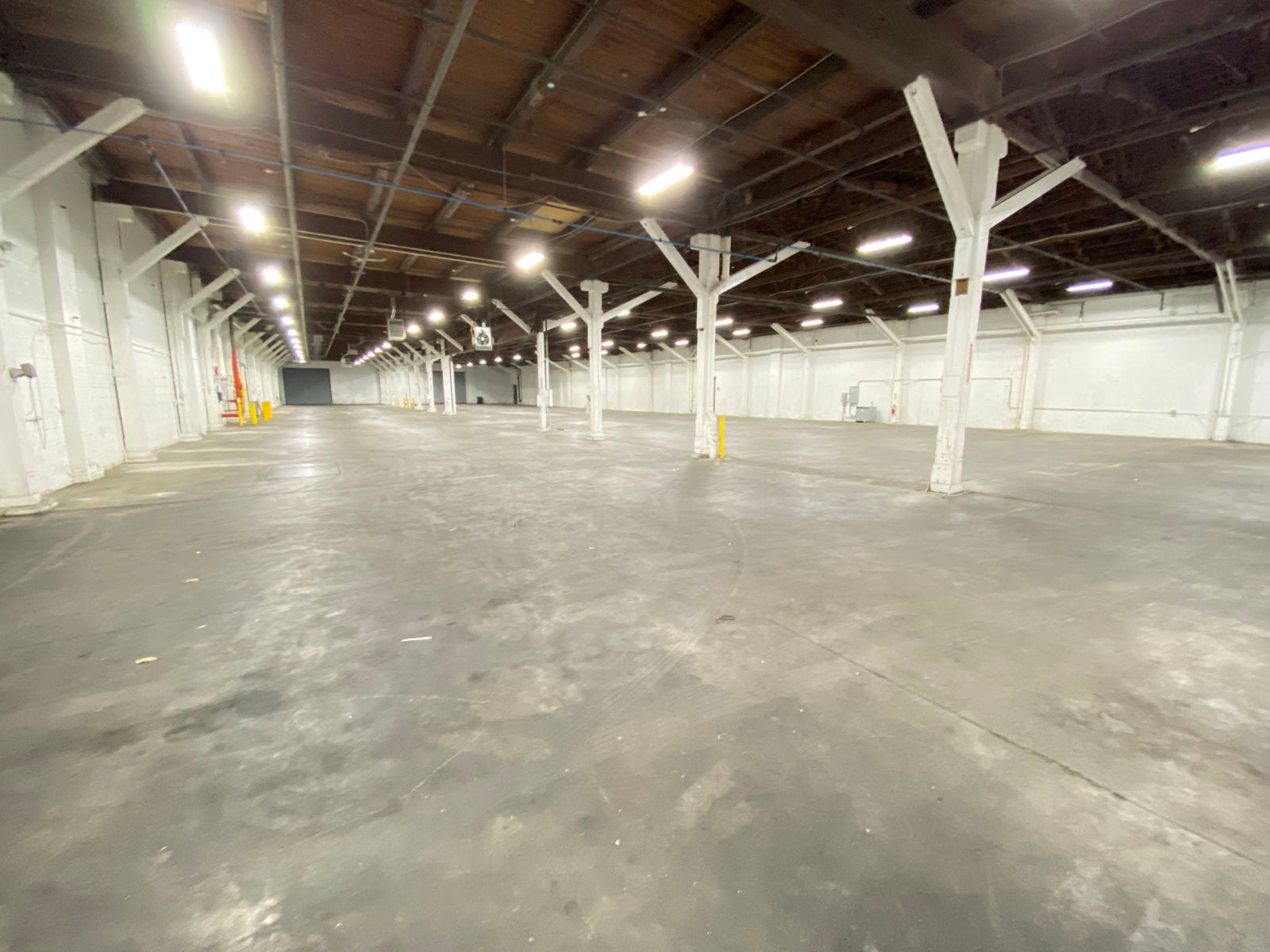 WAREHOUSE OR MANUFACTURING SPACE - 16,665 SF AVAILABLE  29315 Clayton Avenue - Image 7