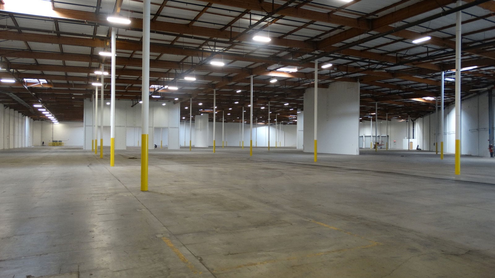 9401 De Soto Ave - Warehouse