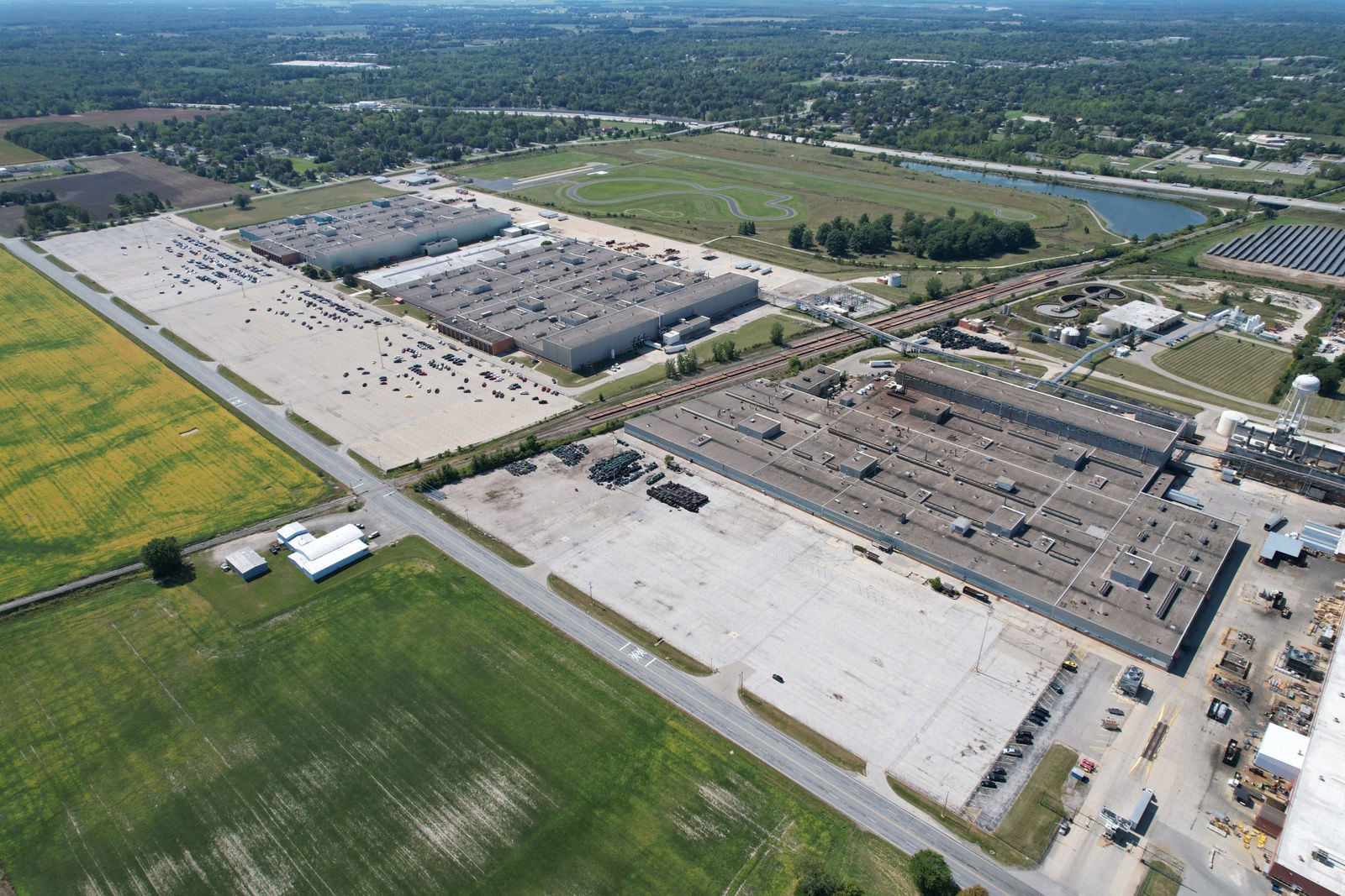 Saginaw Marketing Flyer - Costar - 3900 E Holland Rd -old flyer-campio (002)