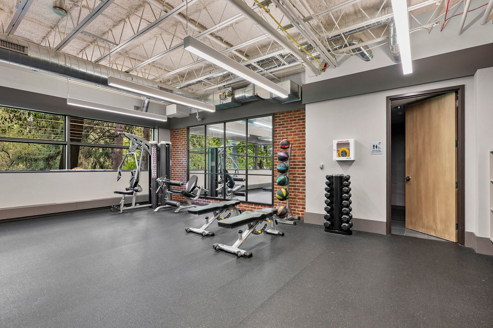 41000 Woodward Avenue - Image 9