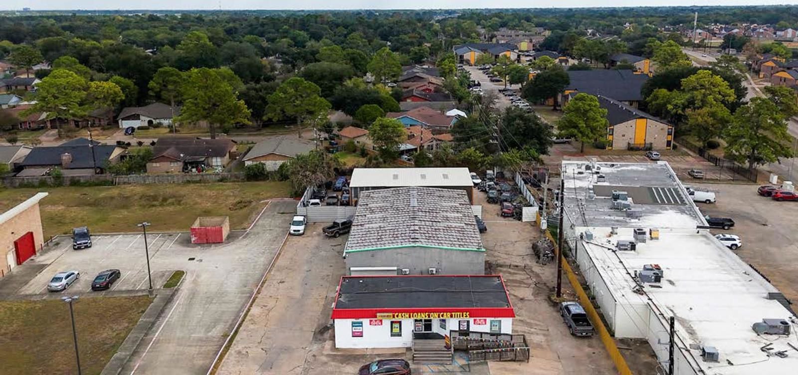 3rd photo_LoanStar Title Loans - Houston TX