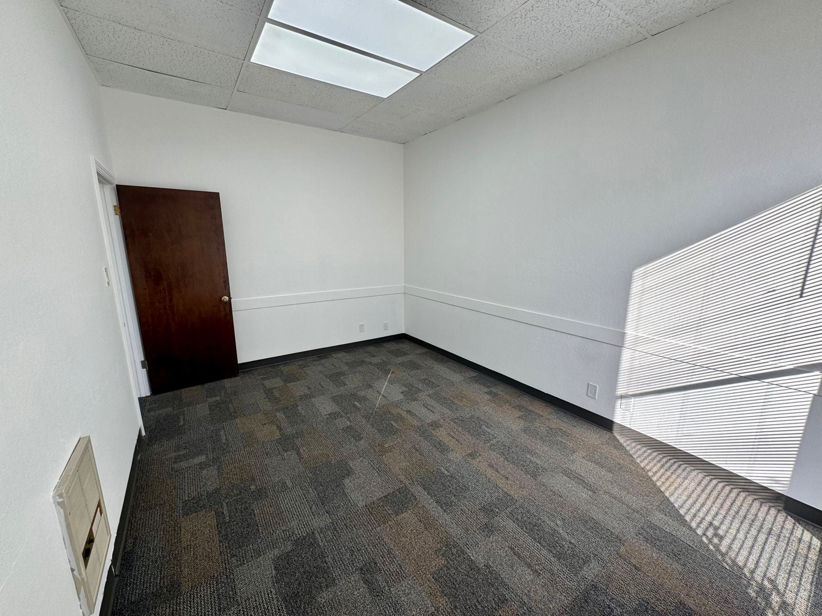 322 Lang Rd, Burlingame