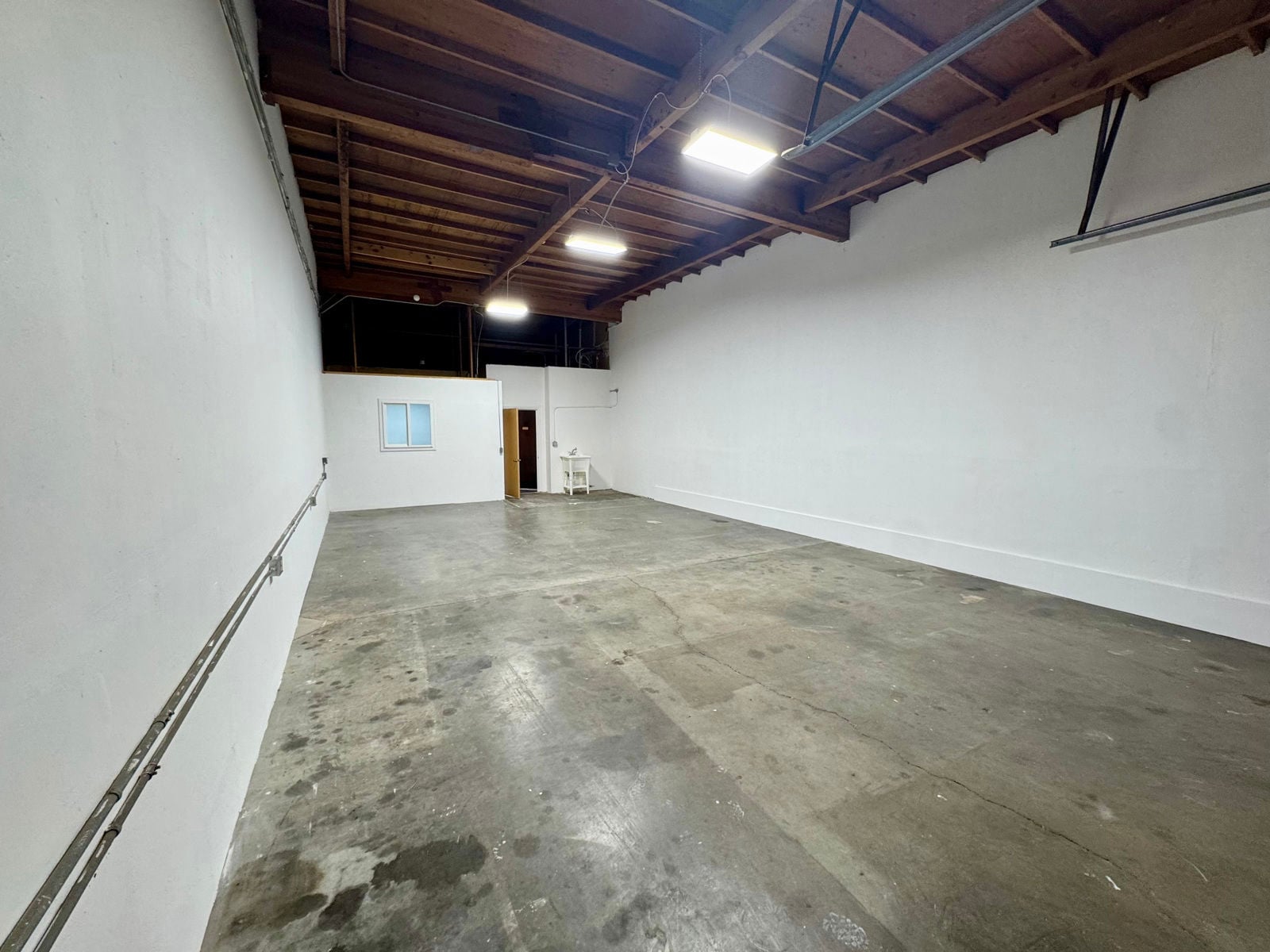 322 Lang Rd, Burlingame