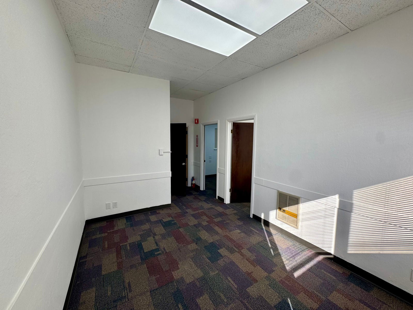 322 Lang Rd, Burlingame