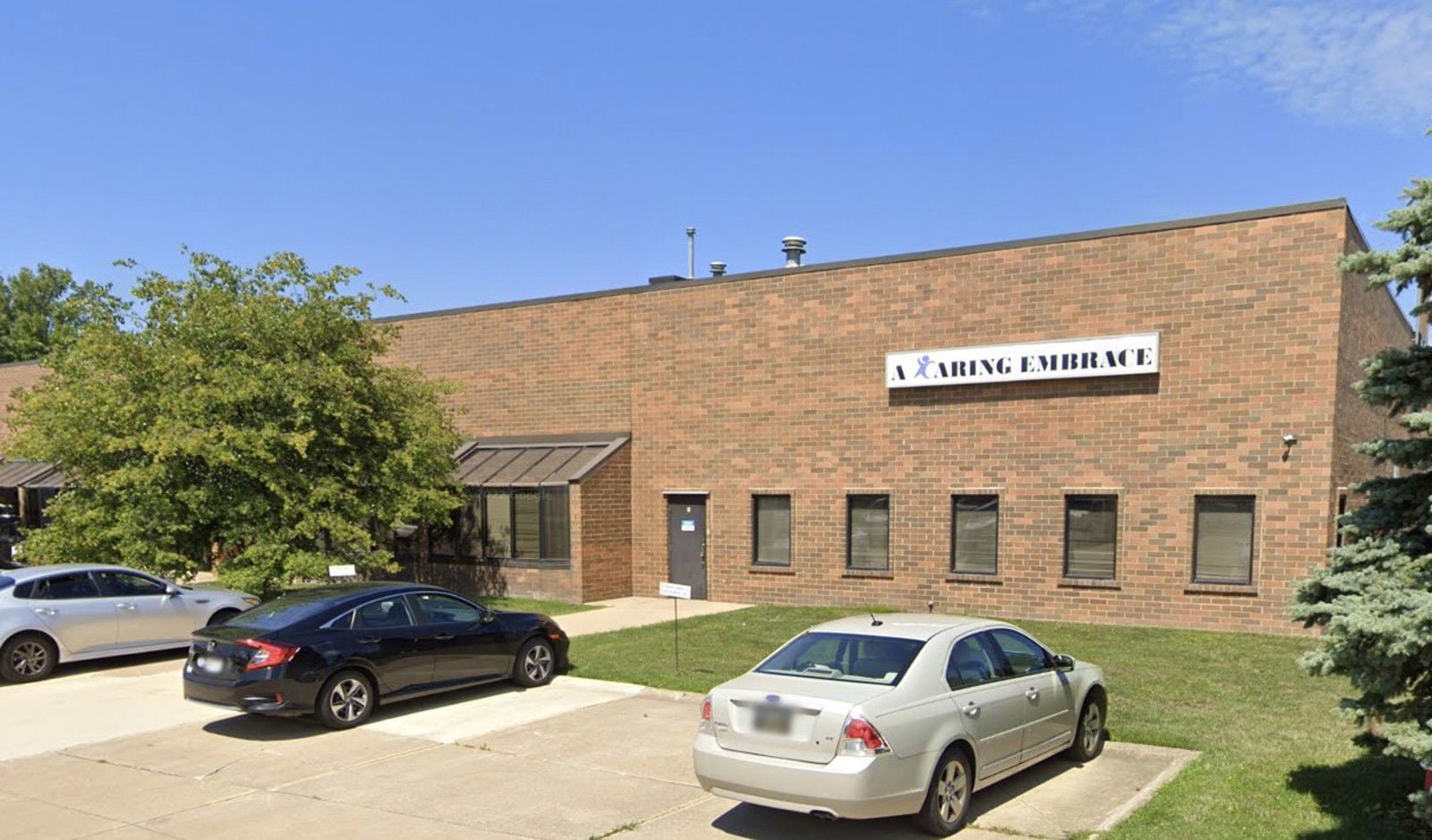 FREESTANDING INDUSTRIAL BUILDING SPACE FOR LEASE 34099 Melinz Parkway - Image 3