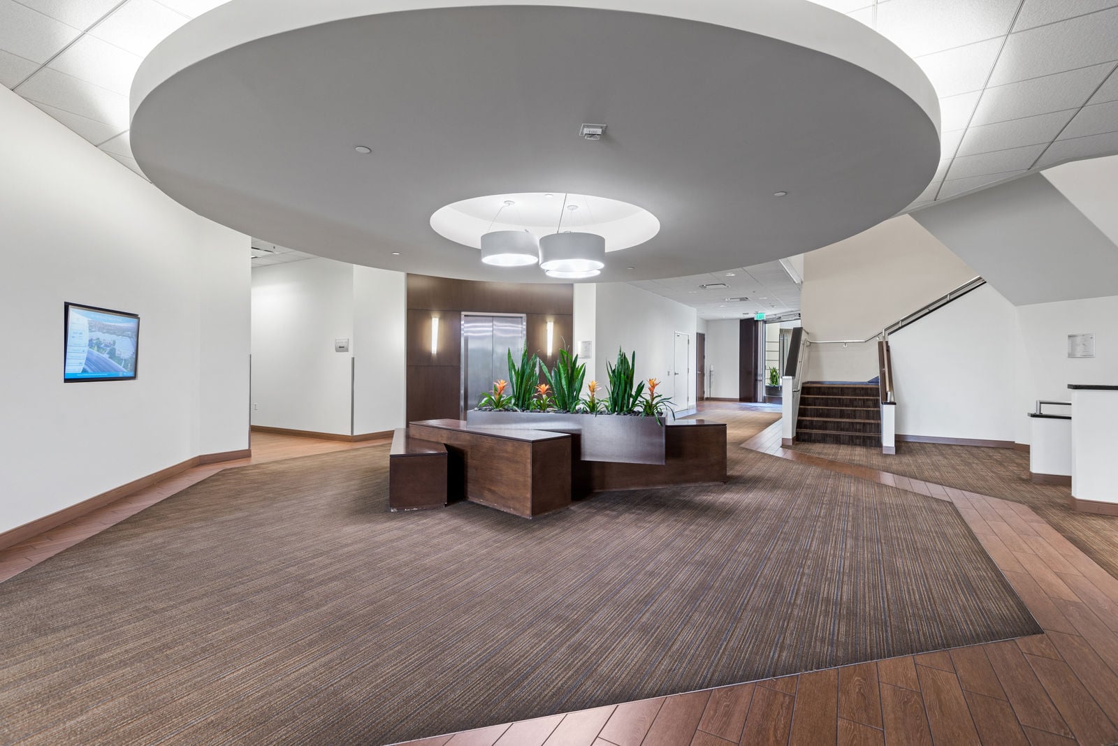 30700 RRR Lobby (27)