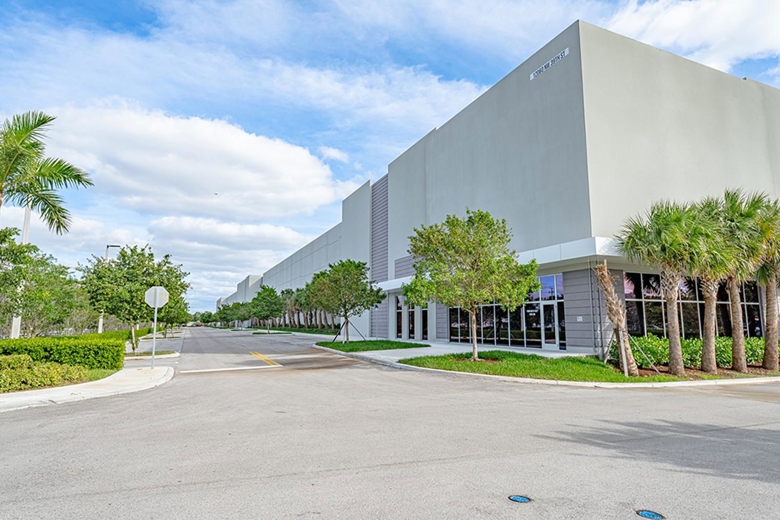 Exterior_12000NW39St_CS_19