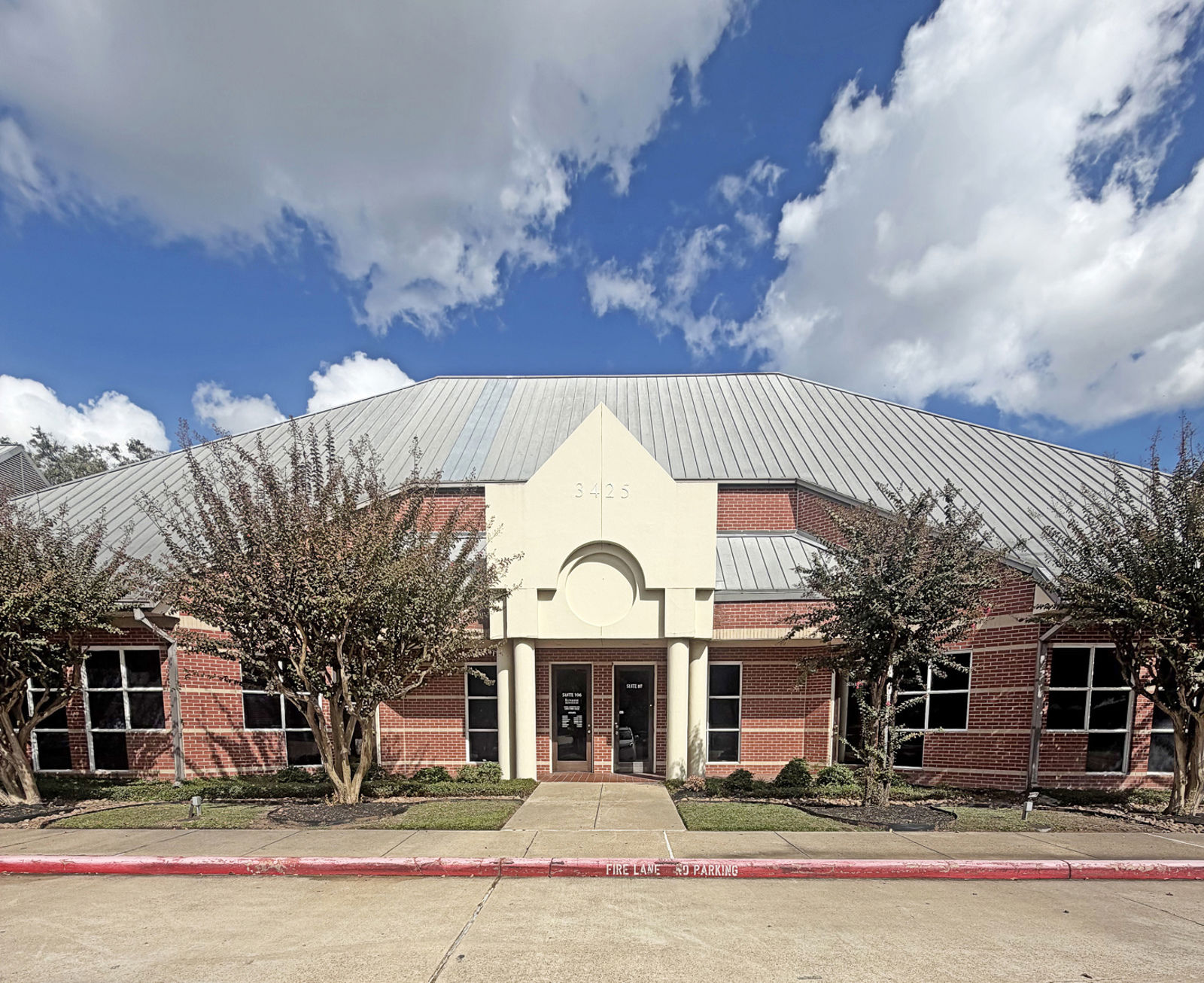 3425 Highway 6 Front