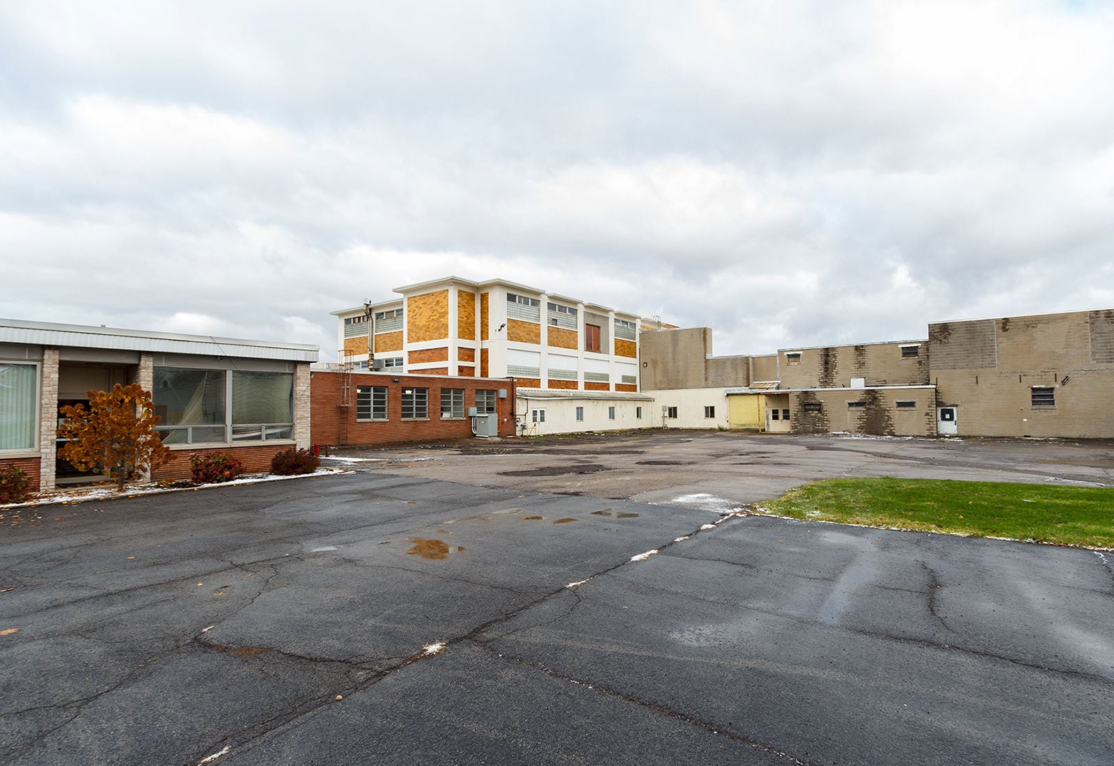 111 West Ave_Albion_8956_1600px