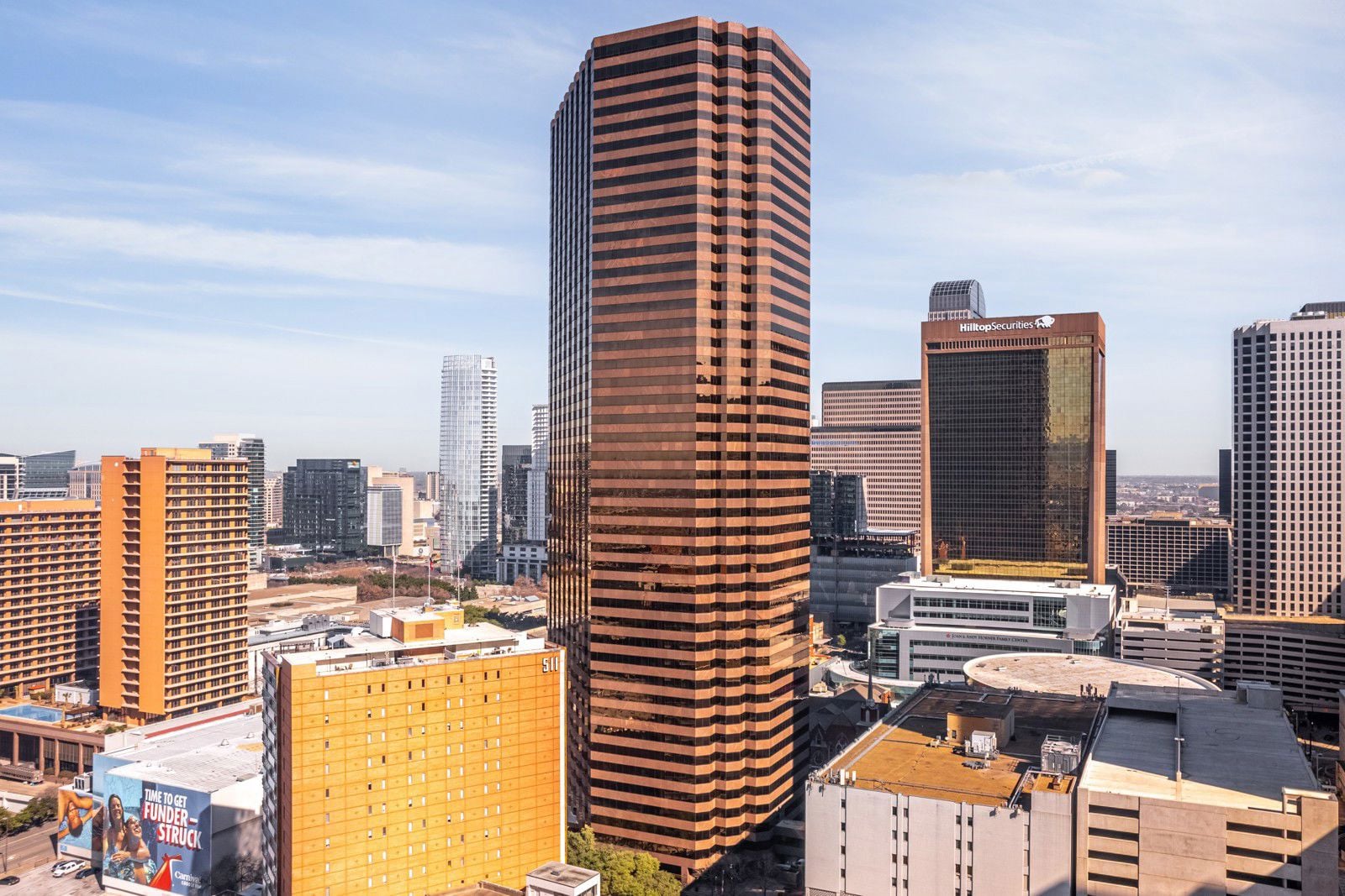 500 N Akard St - Ross Tower