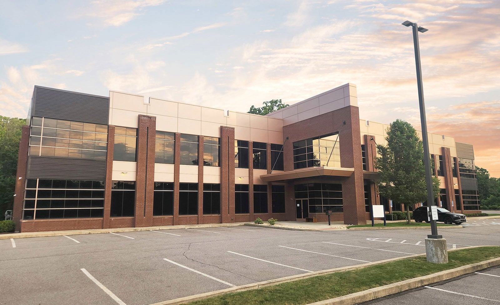 400 Woodcliff main photo ClacksonTeam, CBRE site