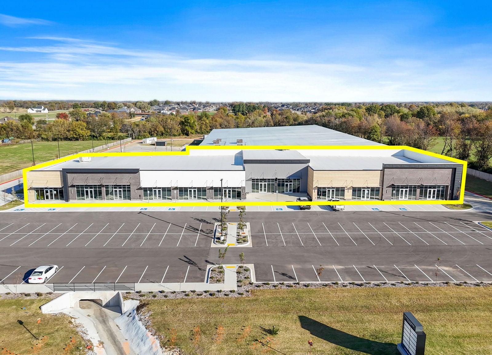 Tontitown Plaza - Retail 516 West Henri De Tonti Boulevard - Image 3