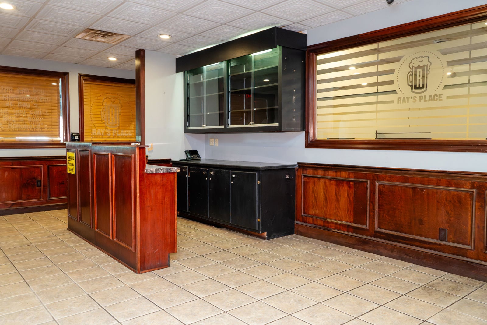 Former Ray's Place Restaurant For Lease in Fairlawn! 25 Ghent Road - Image 5