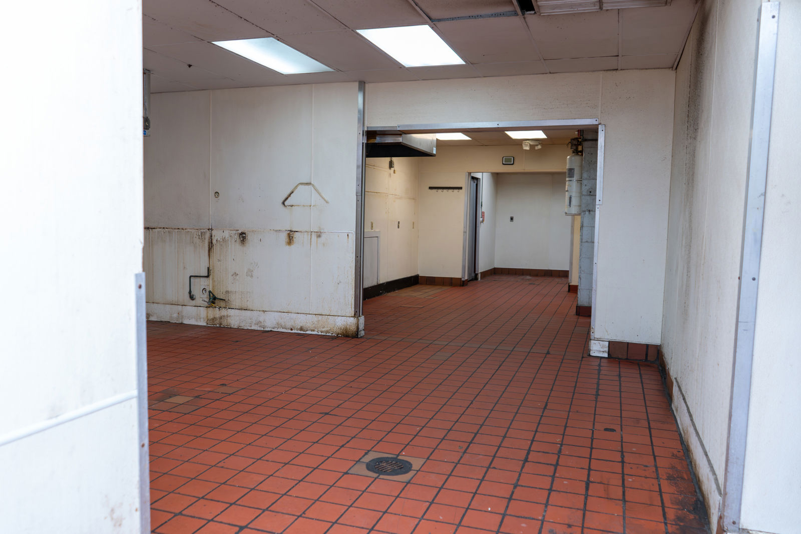 Former Ray's Place Restaurant For Lease in Fairlawn! 25 Ghent Road - Image 11