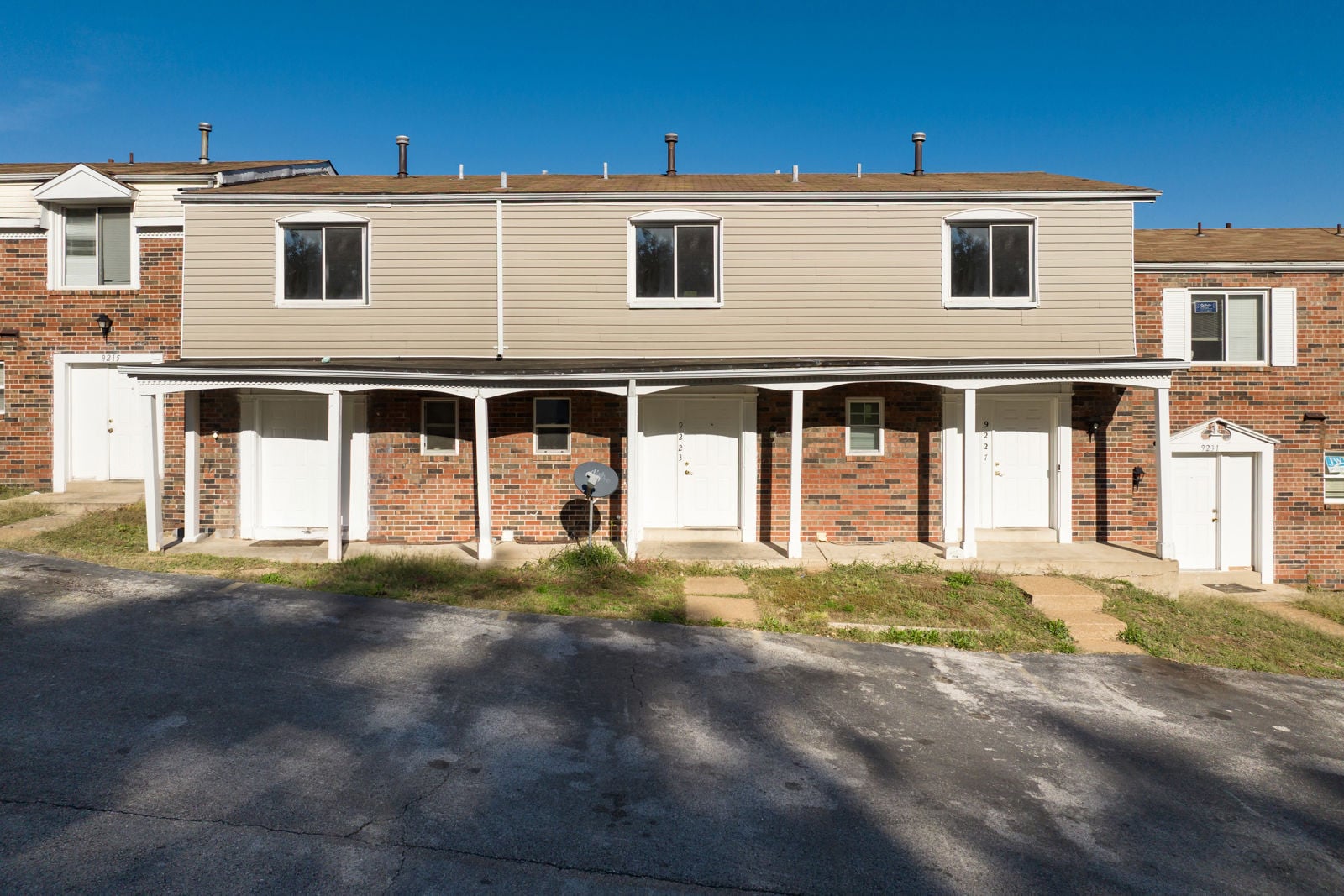 WoodknollTownhomes-9192VanityFairDr-07