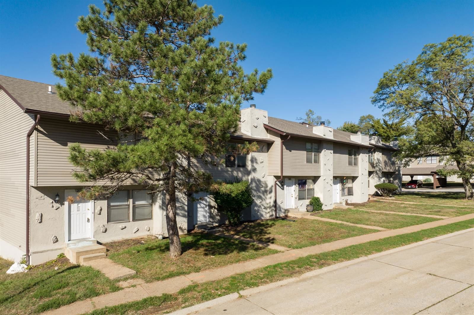 SevenHillsForest-281NorthportHillsDr-01