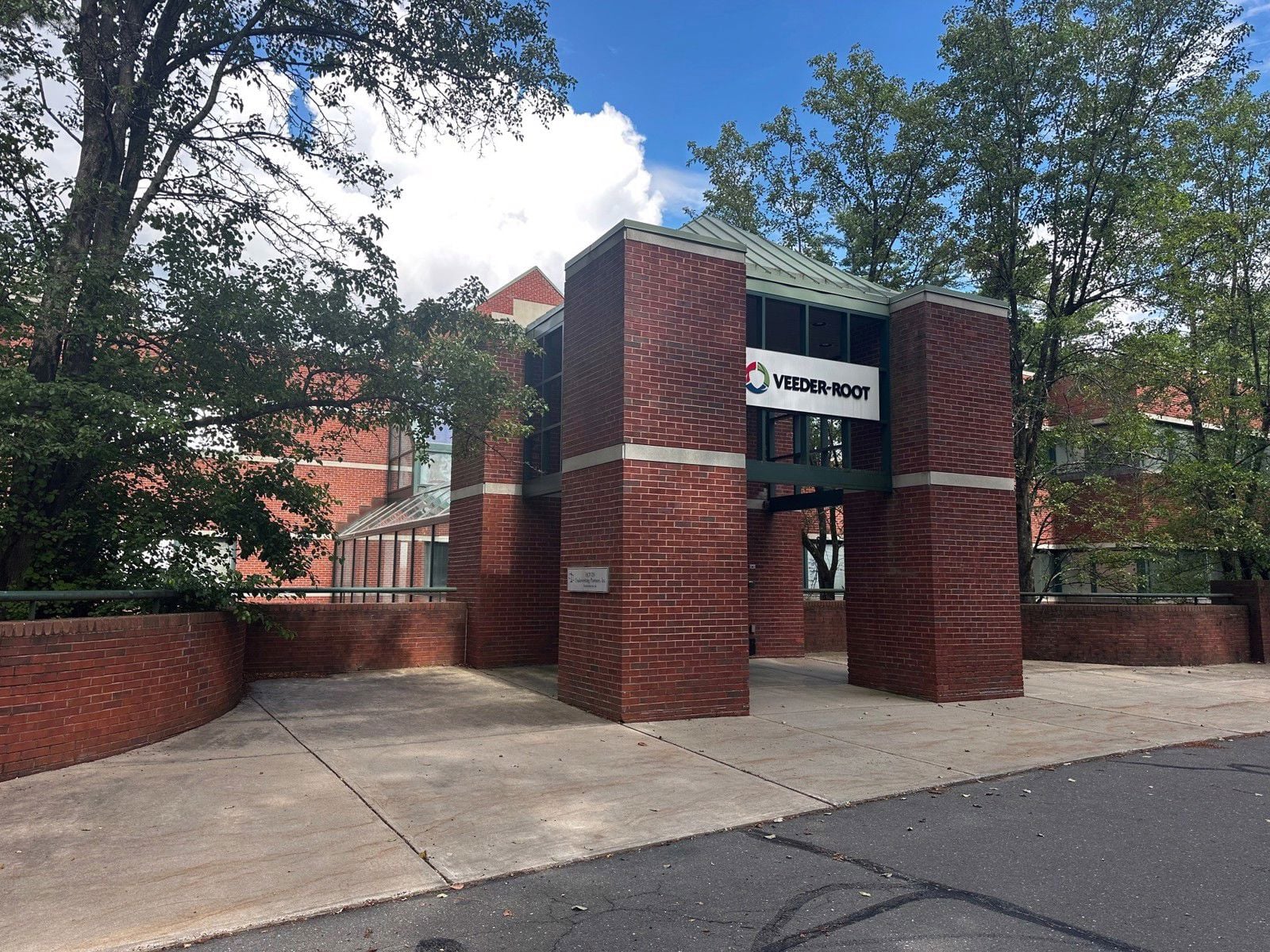 125 Powder Forest Drive - Image 2