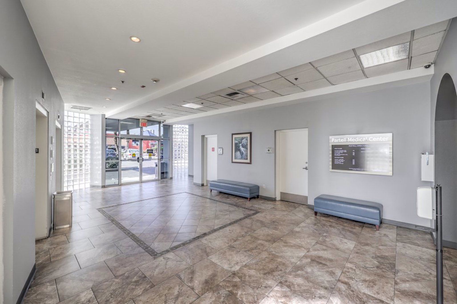 2870 S Maryland Pkwy-11-SMALL.JPG