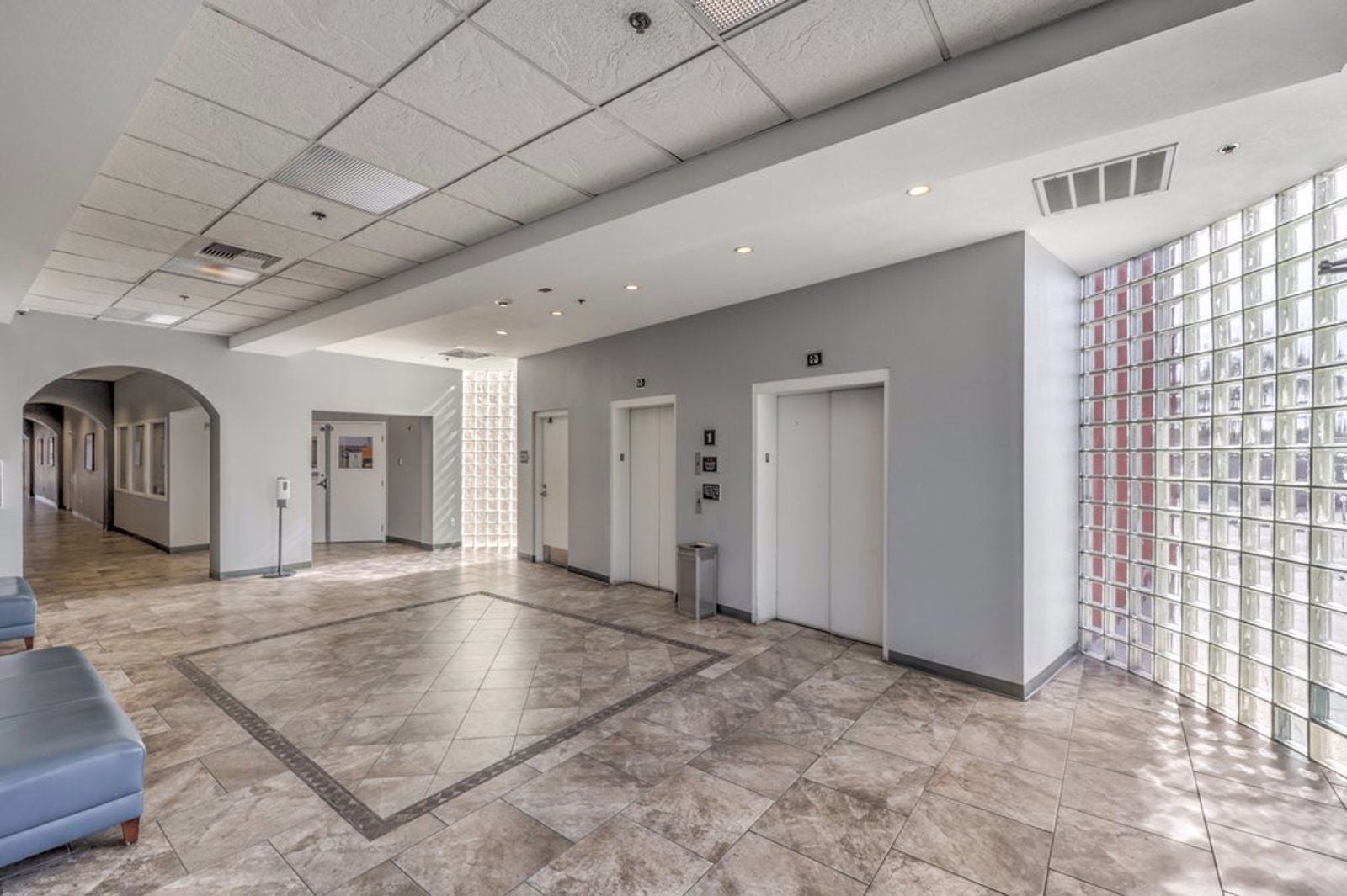 2870 S Maryland Pkwy-9-SMALL.JPG