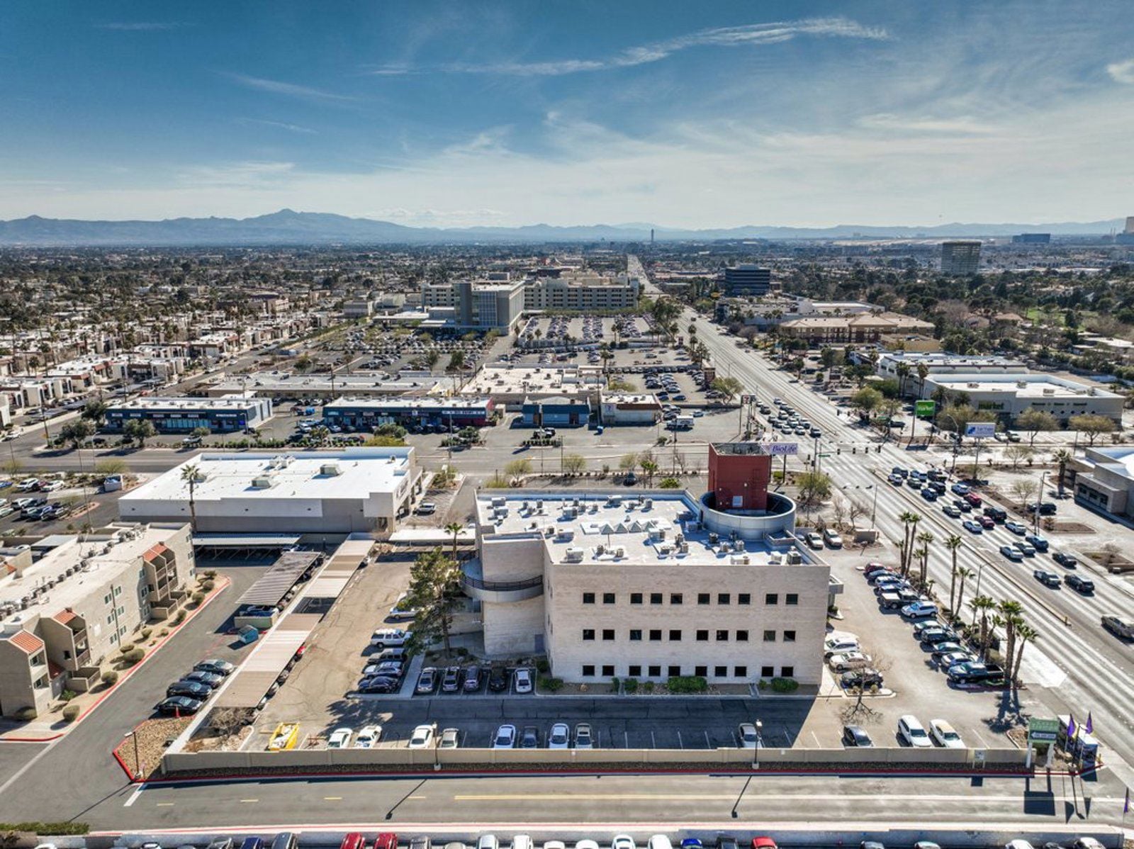 2870 S Maryland Pkwy-21-SMALL.JPG