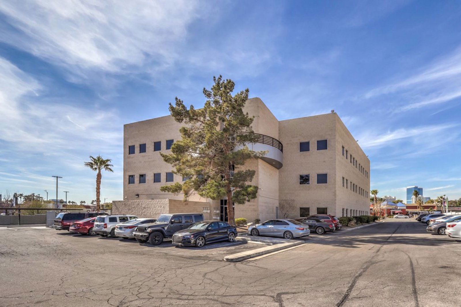 2870 S Maryland Pkwy-6-SMALL.JPG