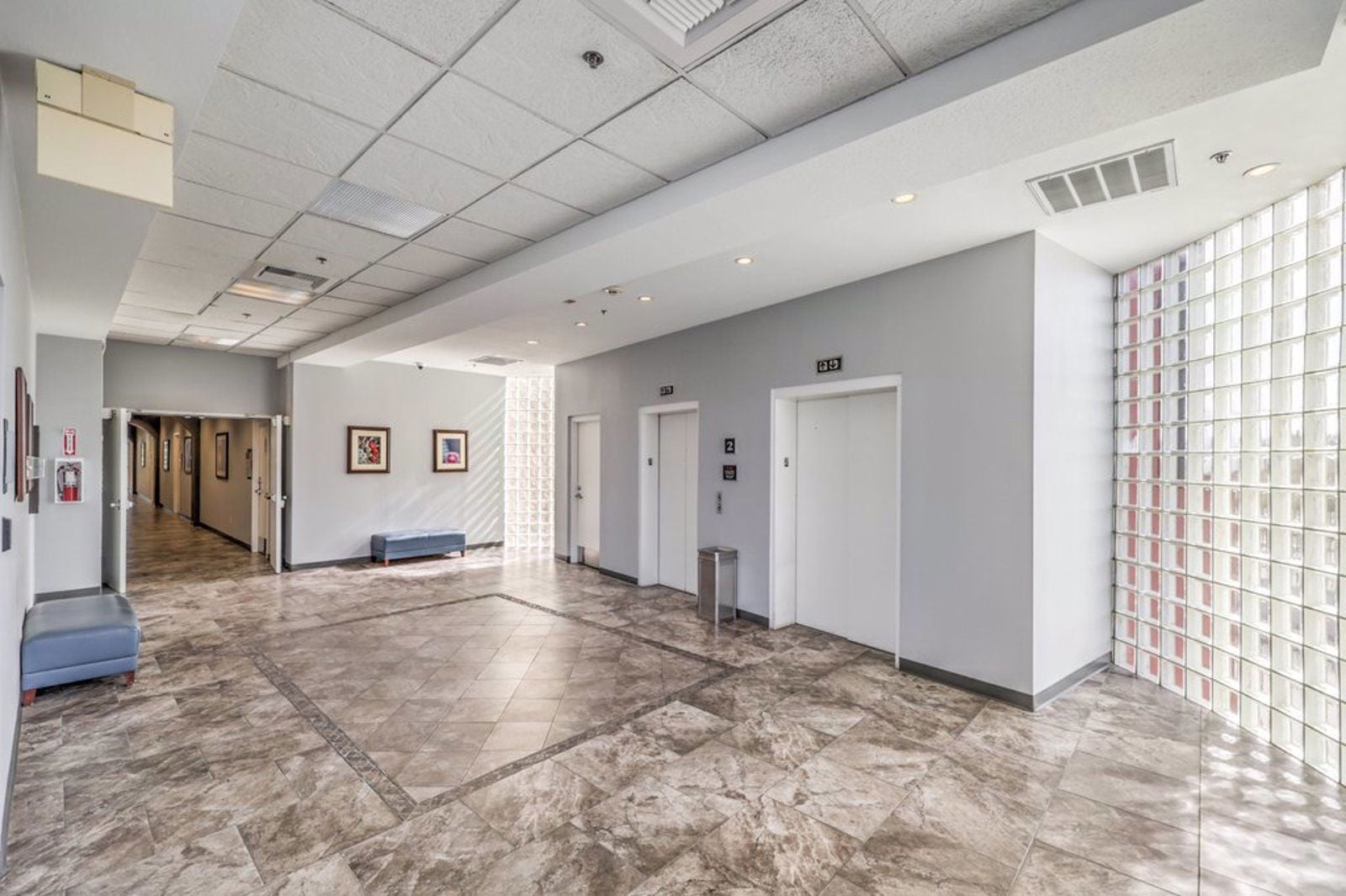 2870 S Maryland Pkwy-14-SMALL.JPG