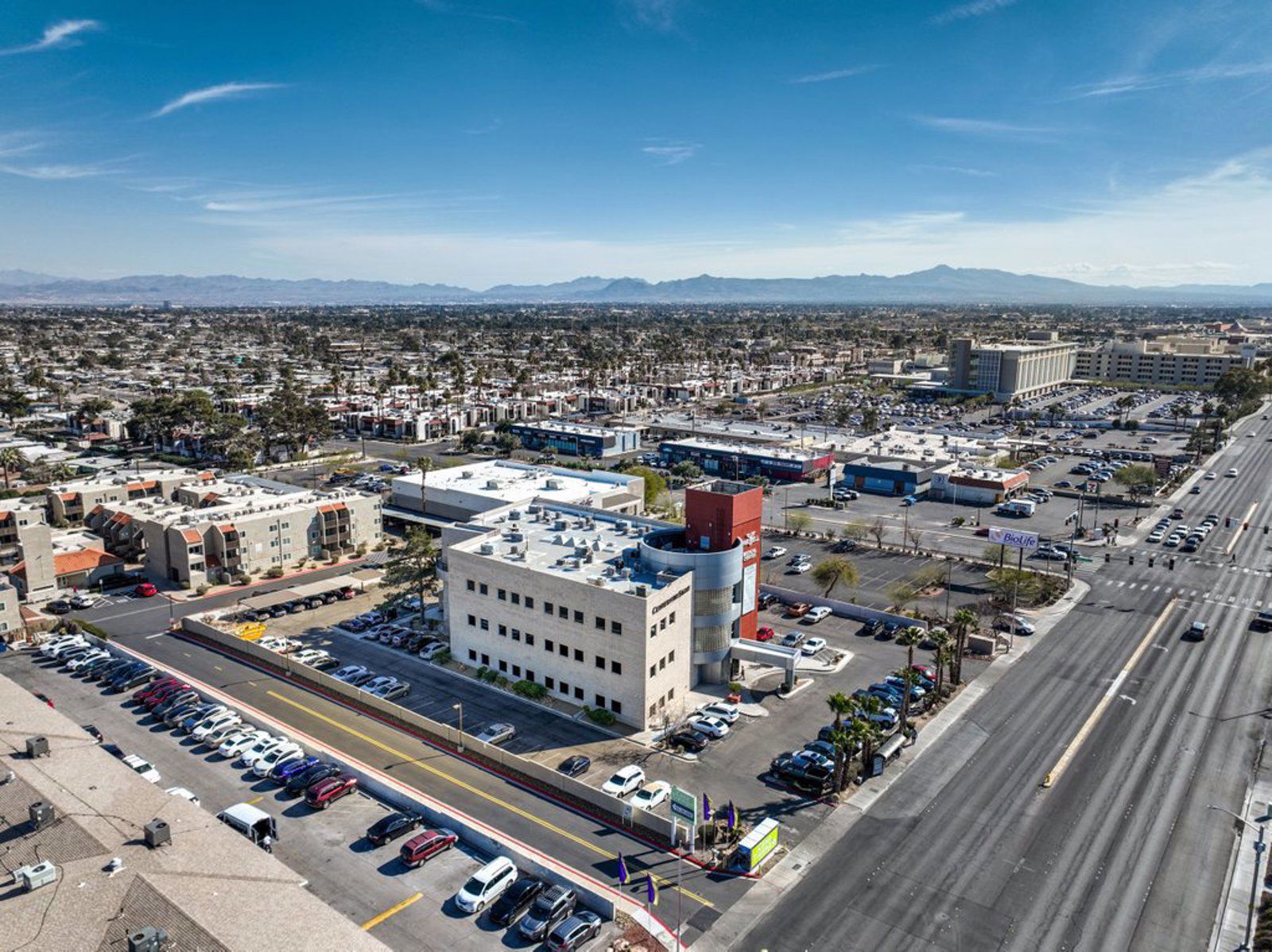 2870 S Maryland Pkwy-19-SMALL.JPG