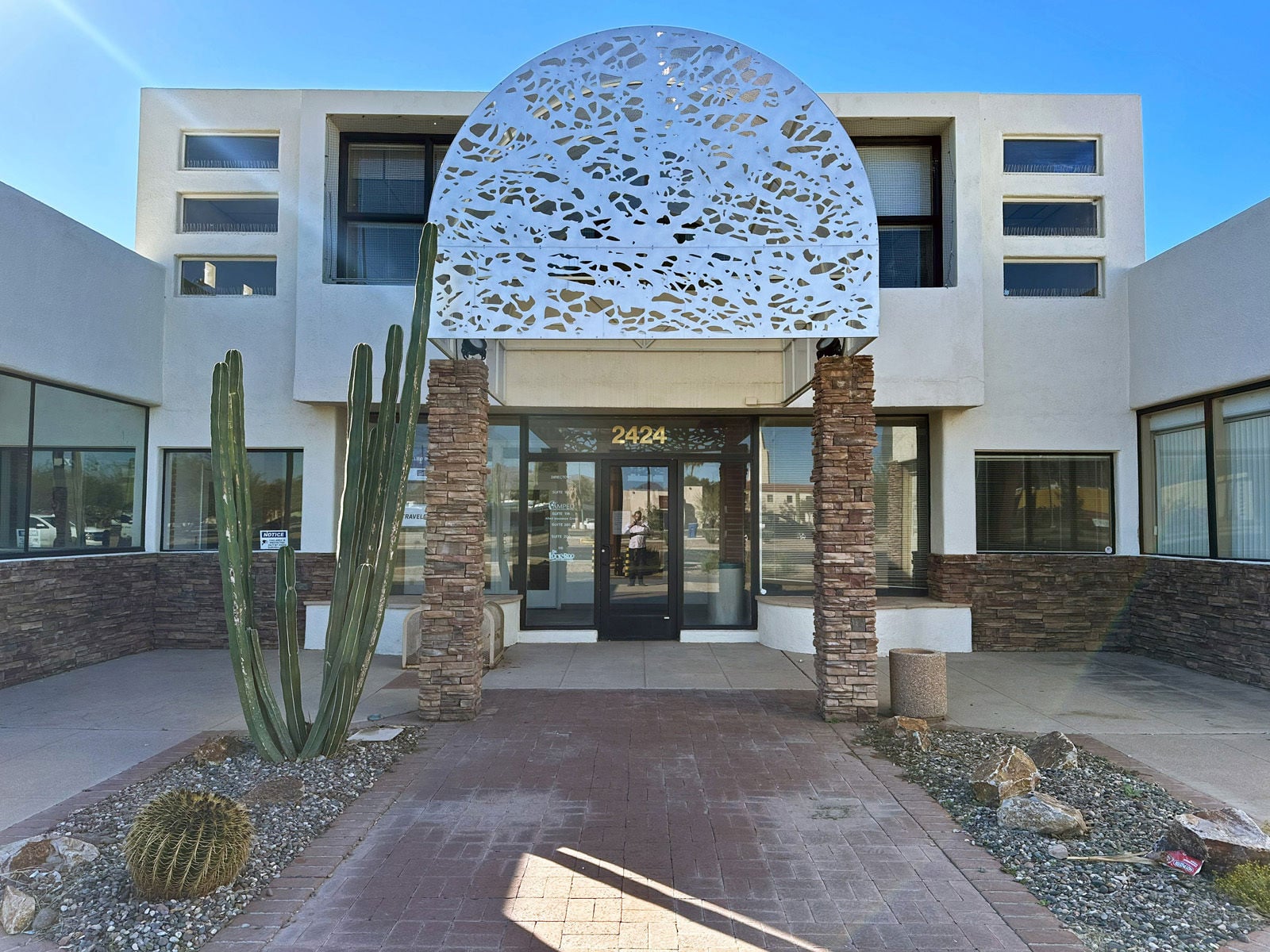 2424 E Broadway_Cover