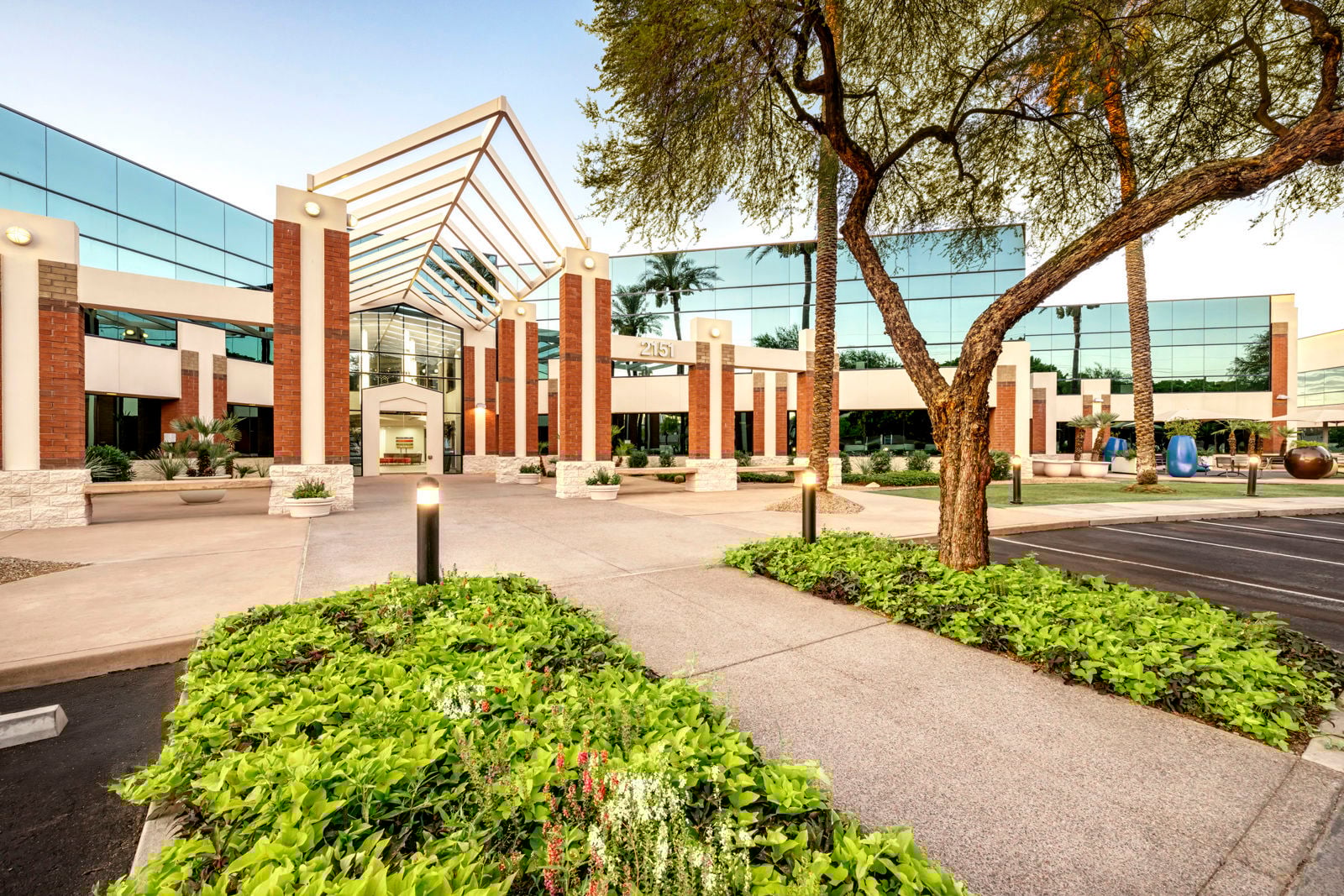 2141-2151 E Broadway Road 421 Final Low Res