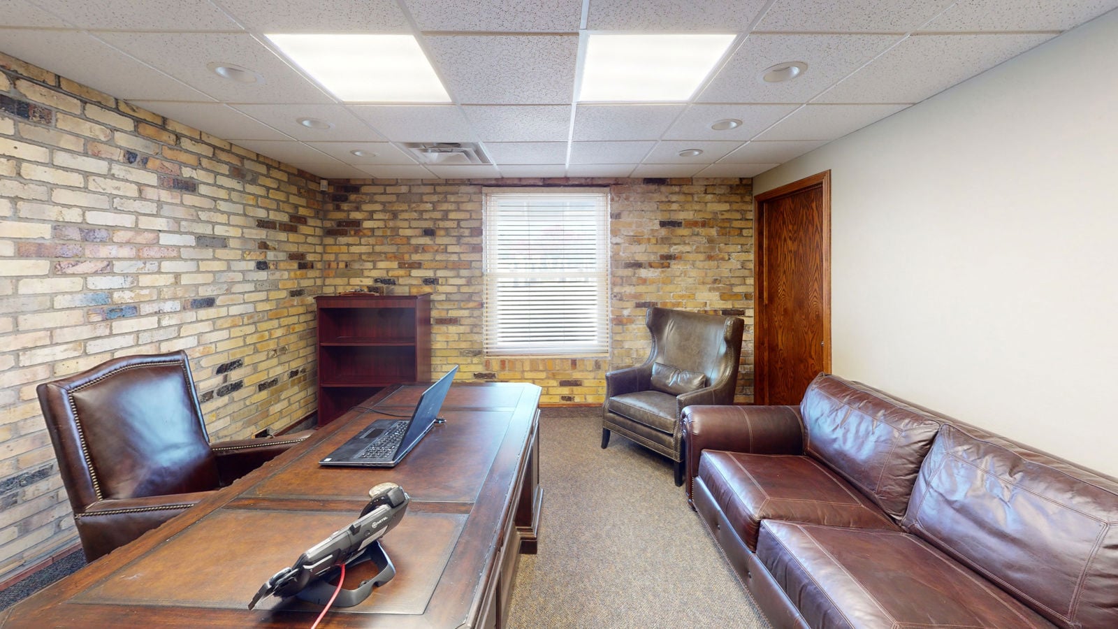 5439-Merriam-Dr-ExecOffice