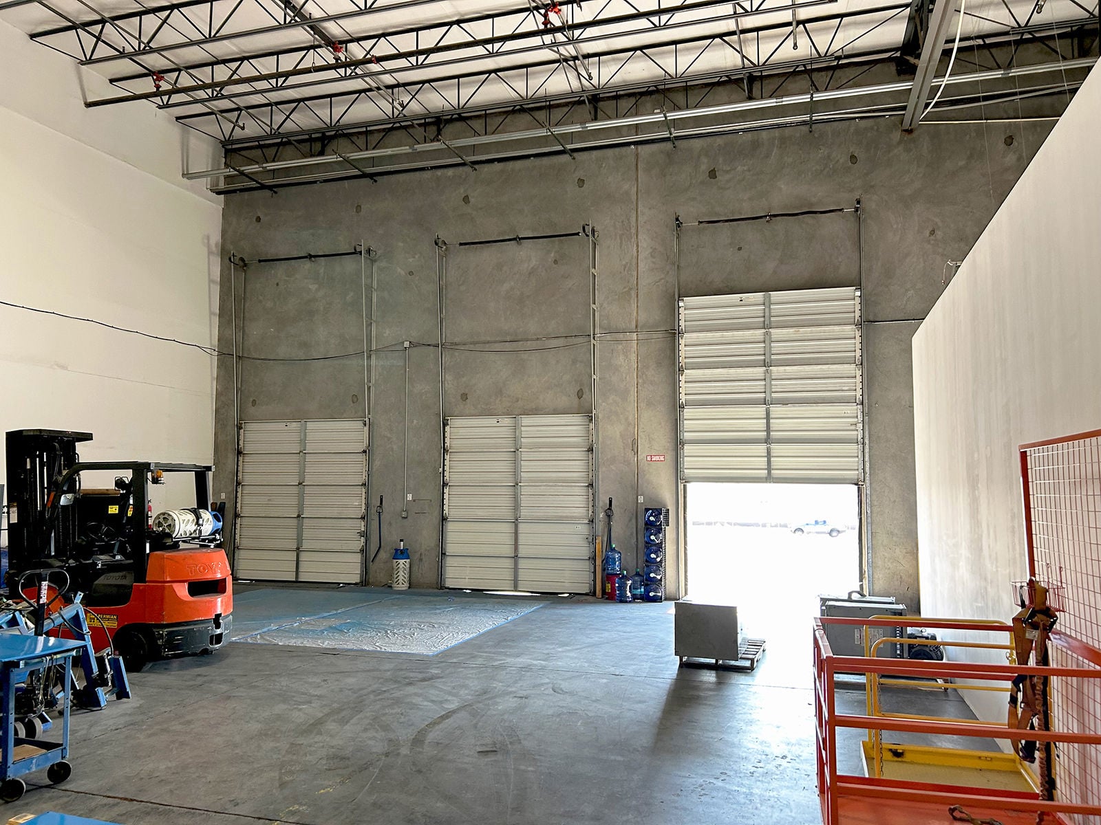 12295 Rojas Drive - Dock Doors Interior