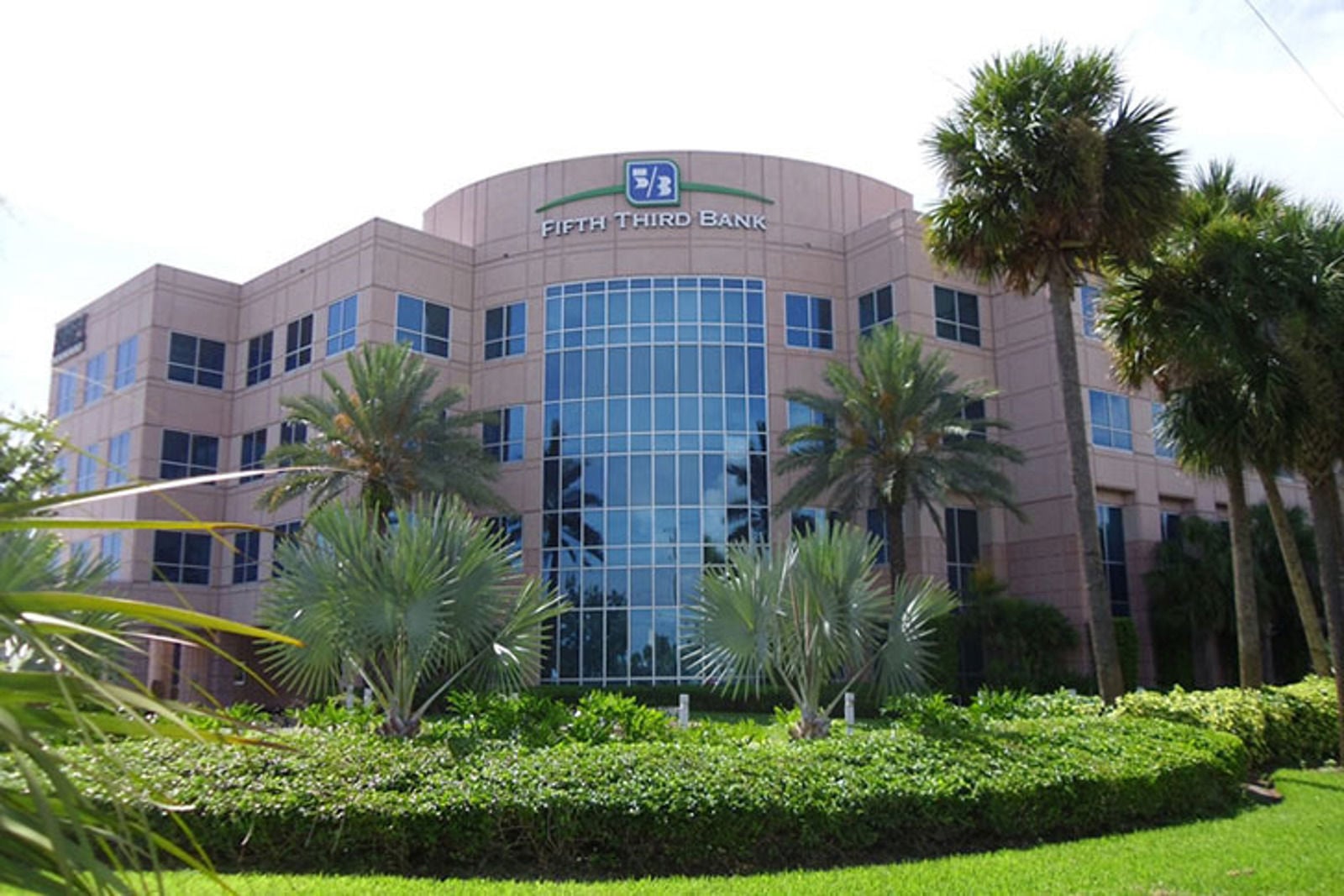 Metro_Parkway_13350-Main