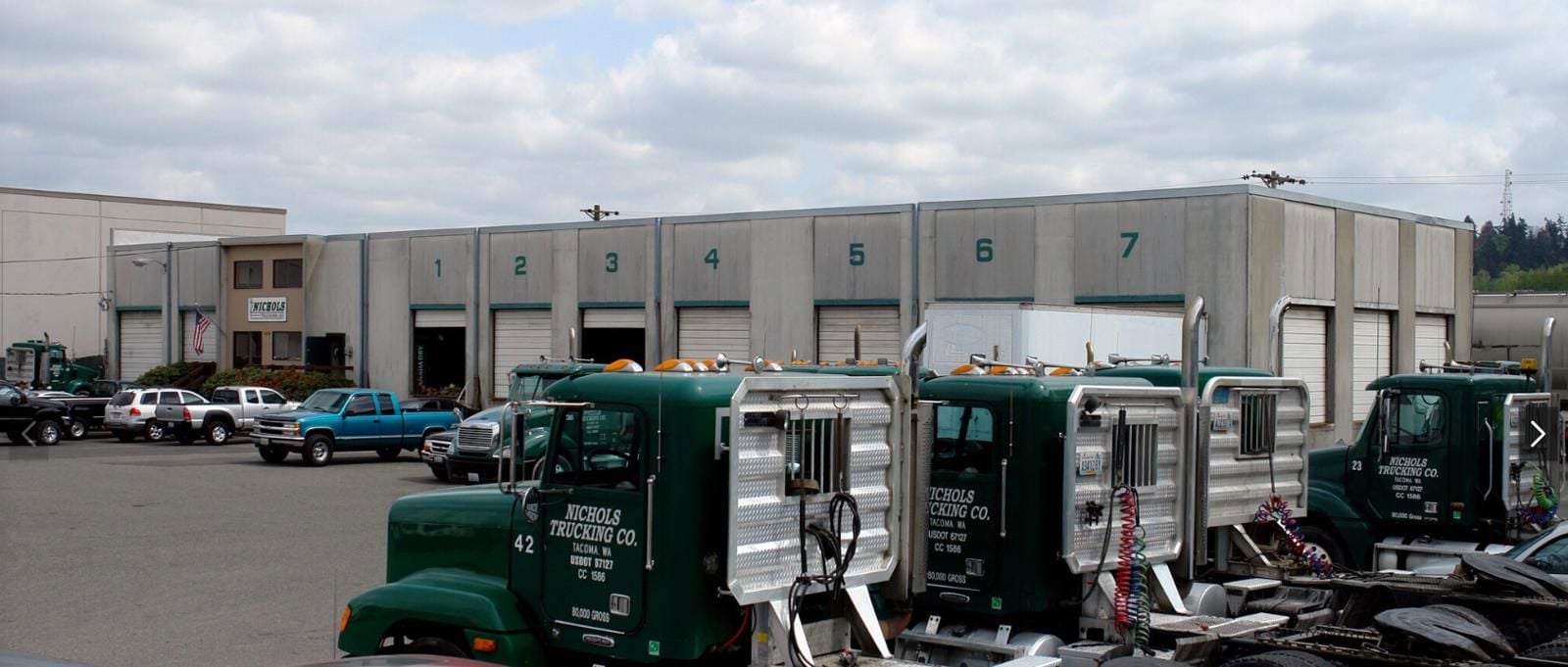 424 E 19th St - flyer image