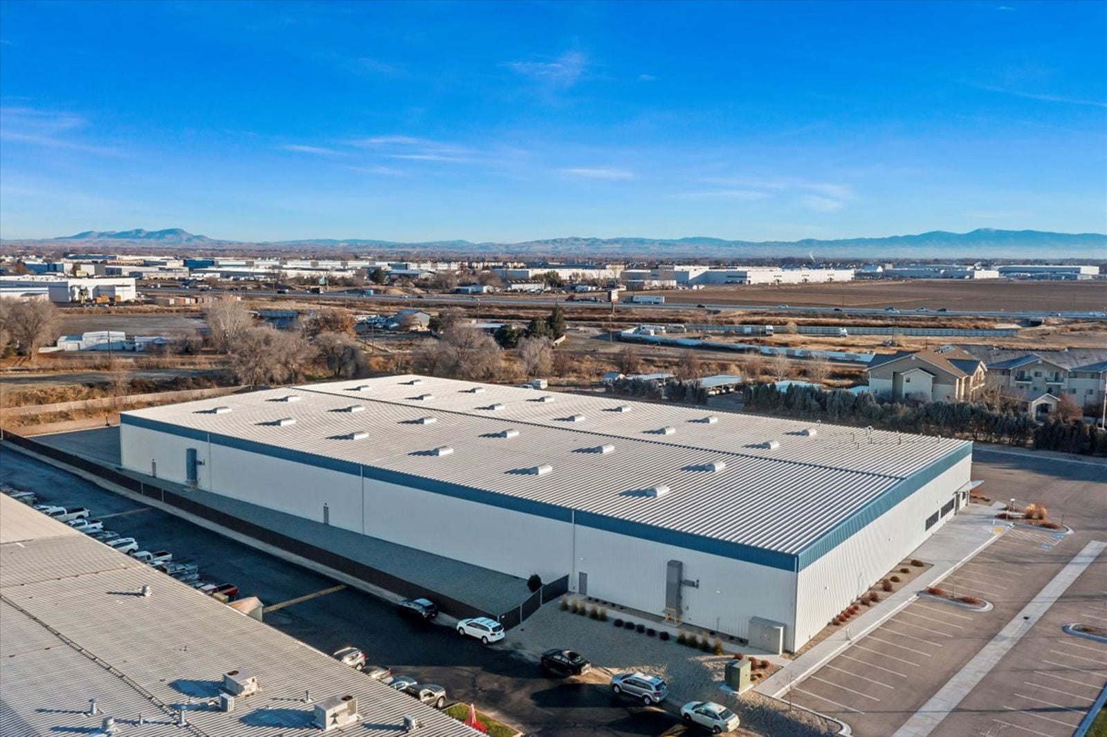 03-3515 E Linden St_003