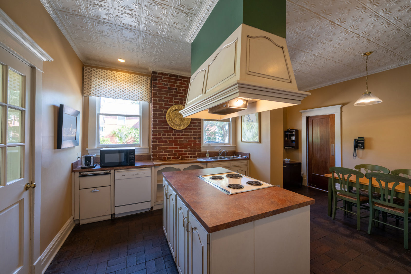 CBRE - 2165 River Blvd - Interior--10