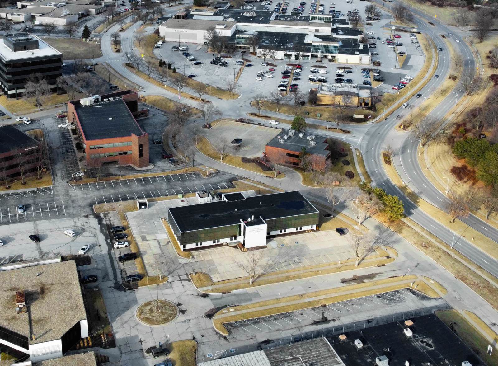 Regency Professional Plaza 260 Regency Parkway Drive - Image 1