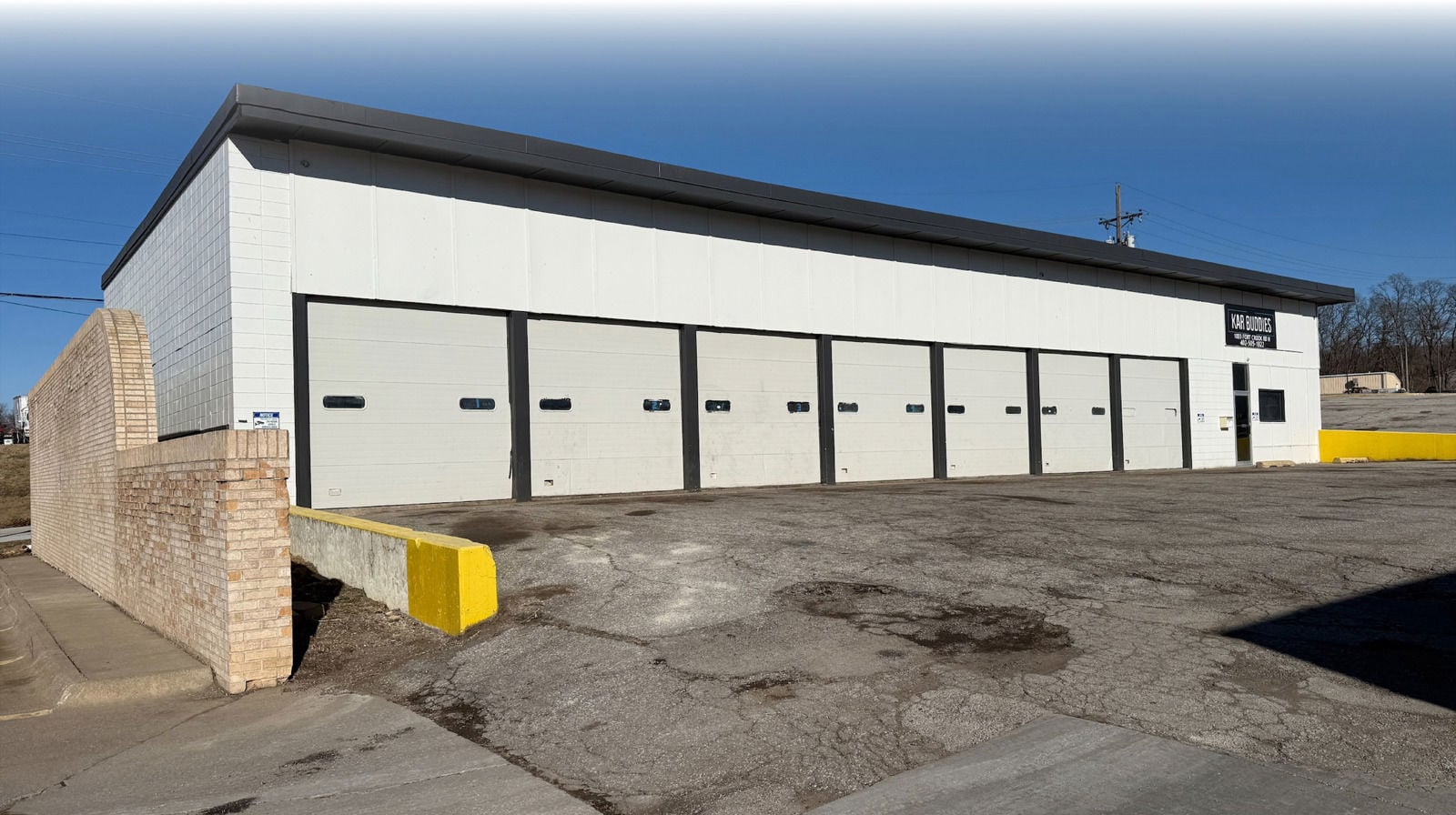 Service garage located in Southroads Technology Park 1003 Fort Crook Road North - Image 1