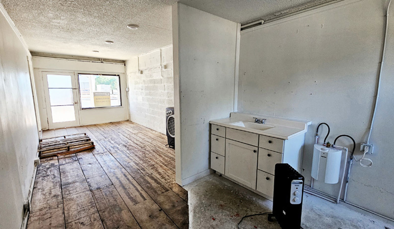 609 W Colorado Interior 3