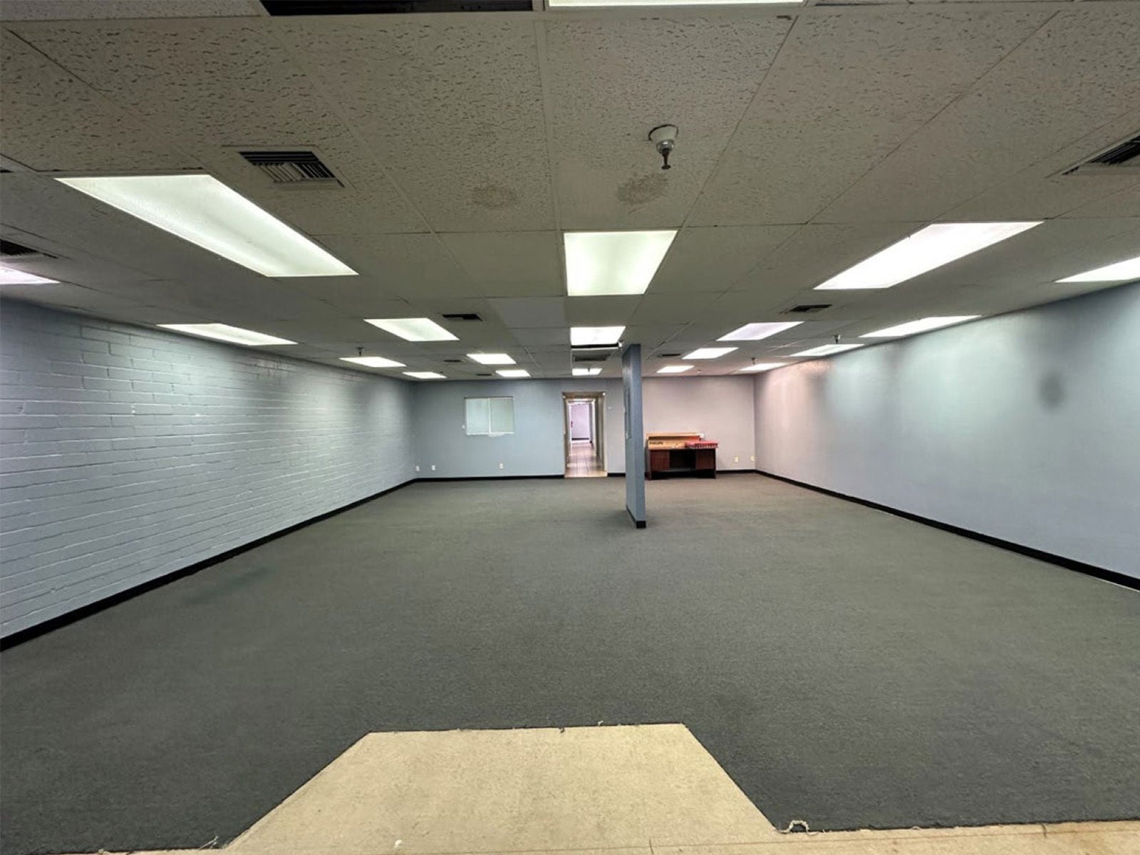 2500 N Coyote Dr - Interior