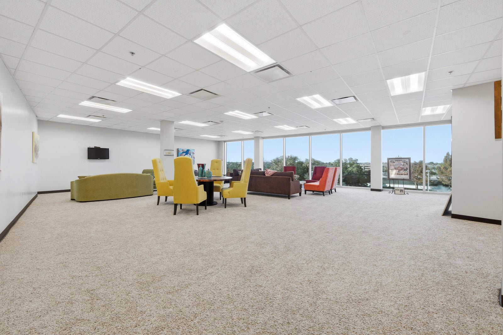 28-238_5201%20N%20Lincoln%20Ave