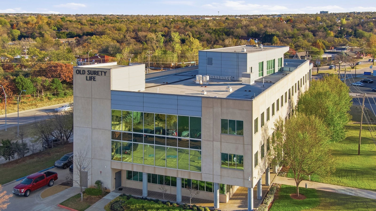 48-335_5201%20N%20Lincoln%20Ave